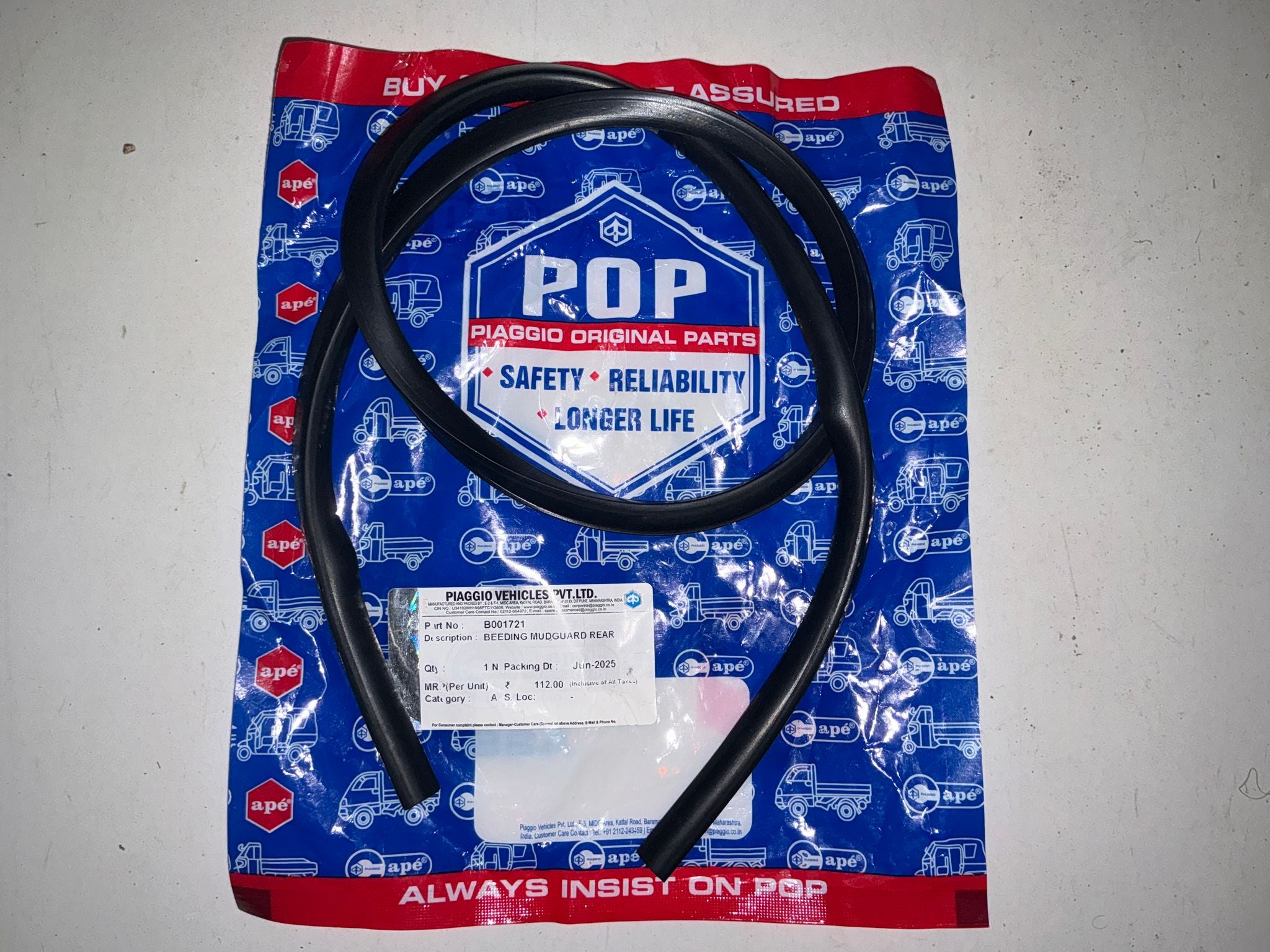 BEADING FOR MUDGUARD REAR B001721