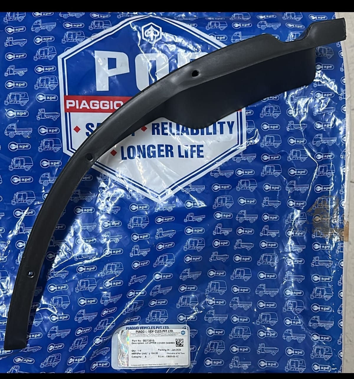 RH UPPER COVER DASHBOARD  B073816