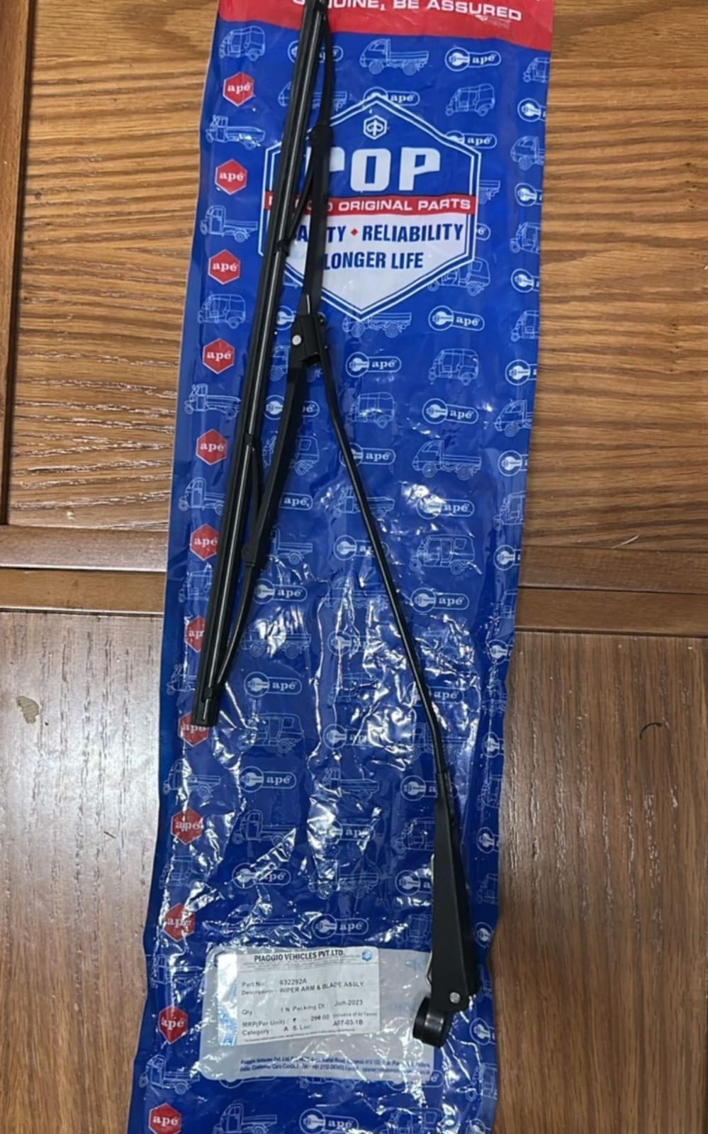 WIPER   ARM & BLADE ASSLY  632292A